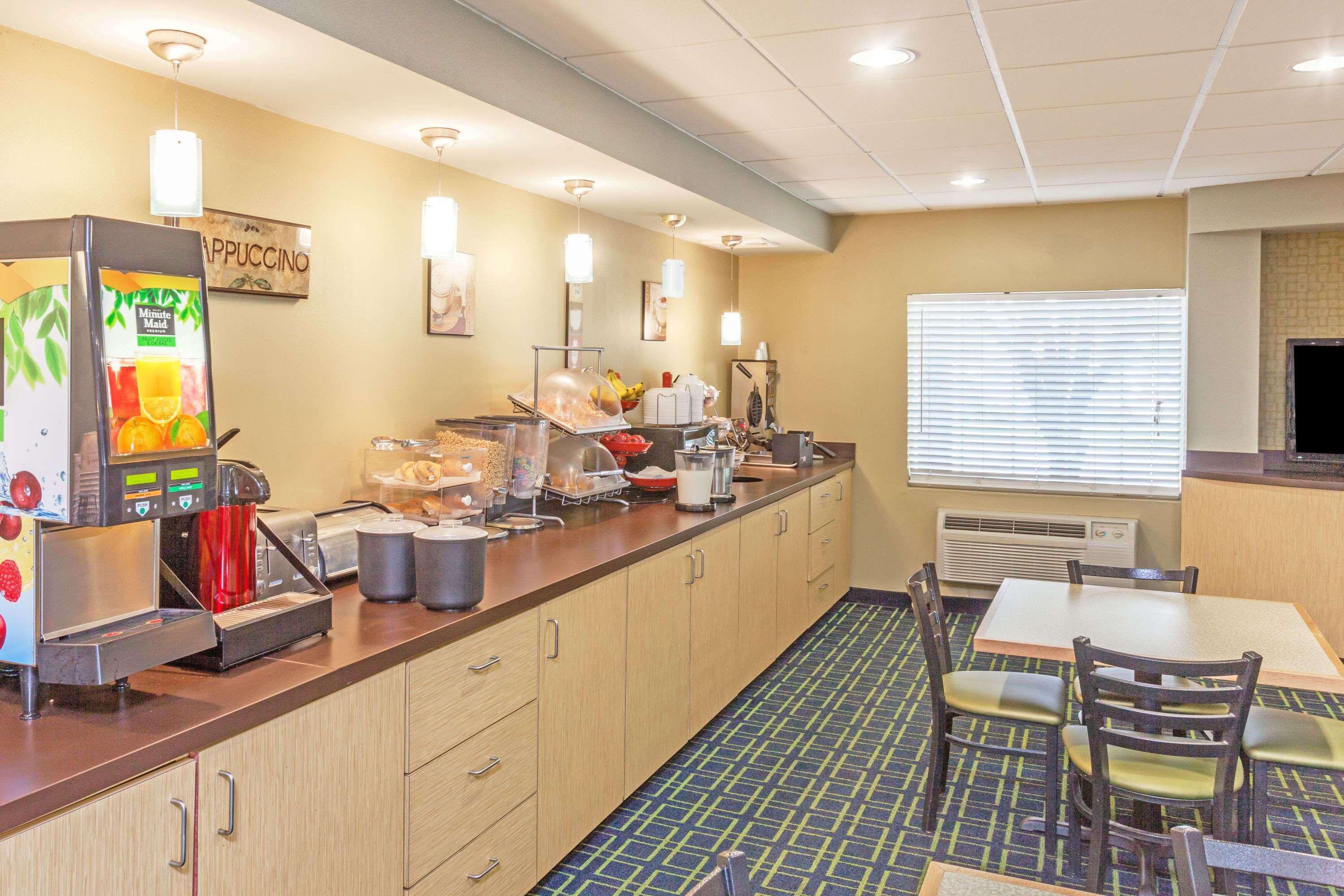 Comfort Inn & Suites Louisville Airport Fair & Expo Exteriér fotografie