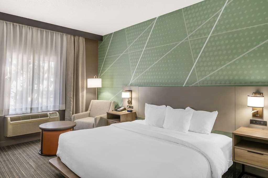 Comfort Inn & Suites Louisville Airport Fair & Expo Pokoj fotografie