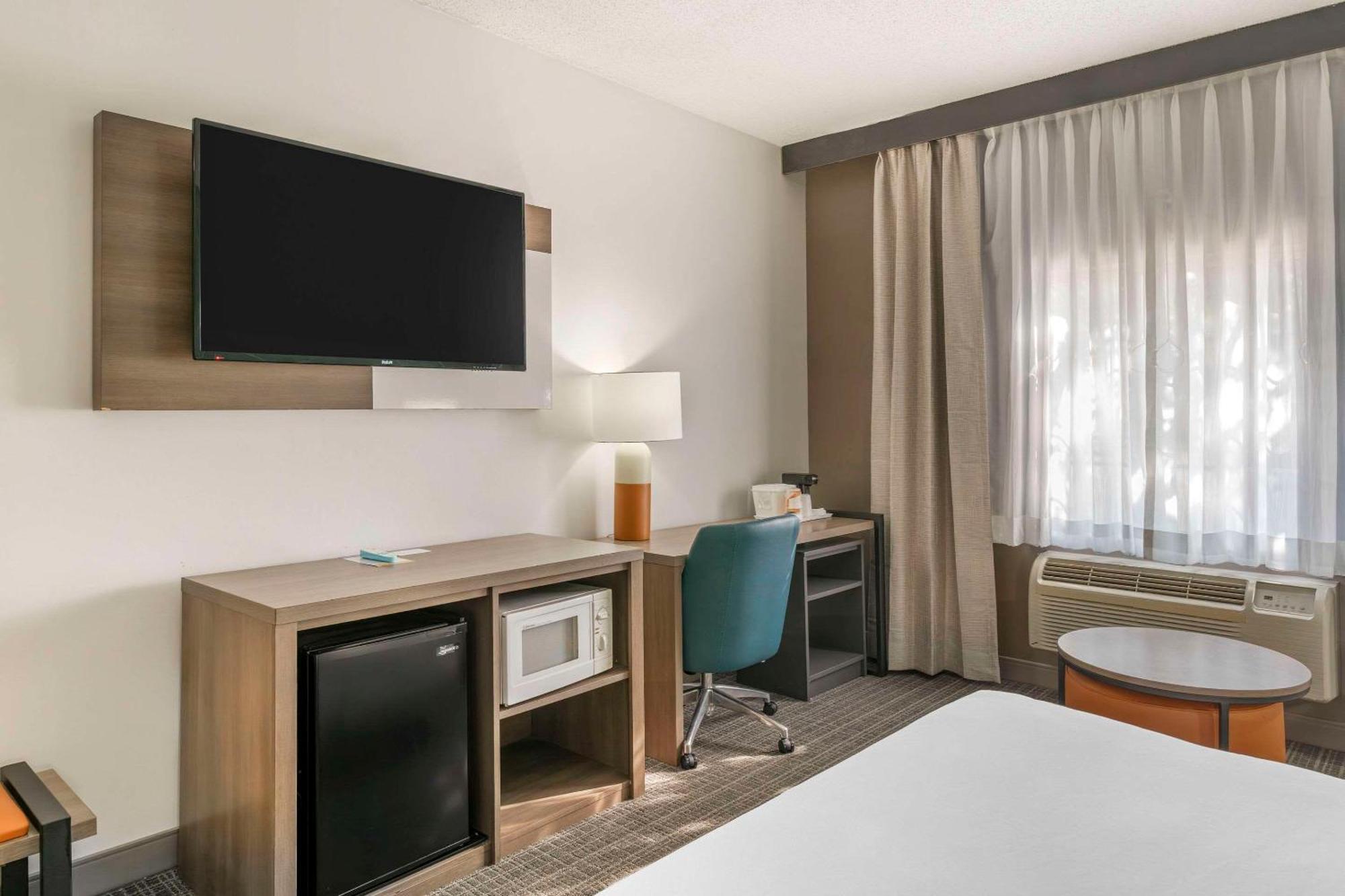 Comfort Inn & Suites Louisville Airport Fair & Expo Exteriér fotografie
